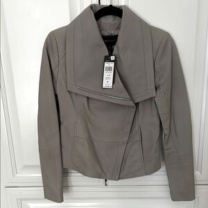 NWT- BCBG real leather gray jacket- large collar- XS